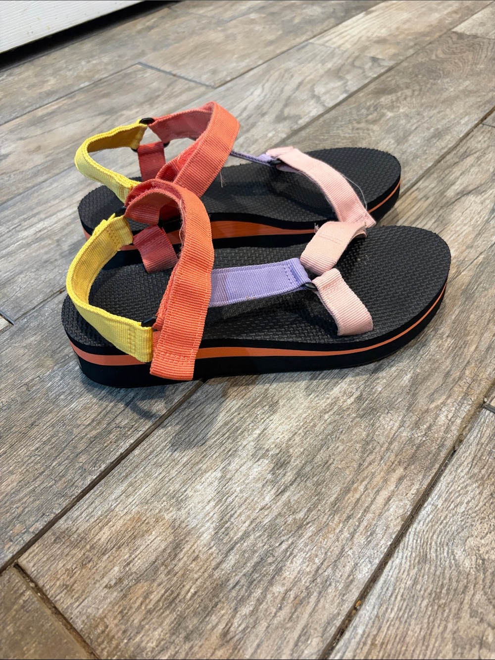 Time and Tru platform nature Multi-Color Strap Women's Sandals size 10